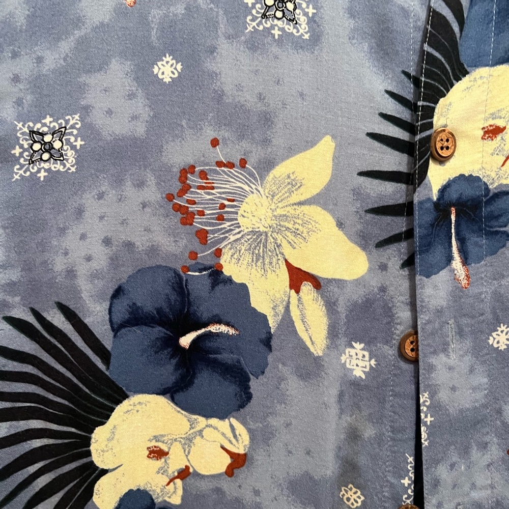 Mens Vintage ME Sport XL Hawaiian Shirt. Blue with white Floral design.